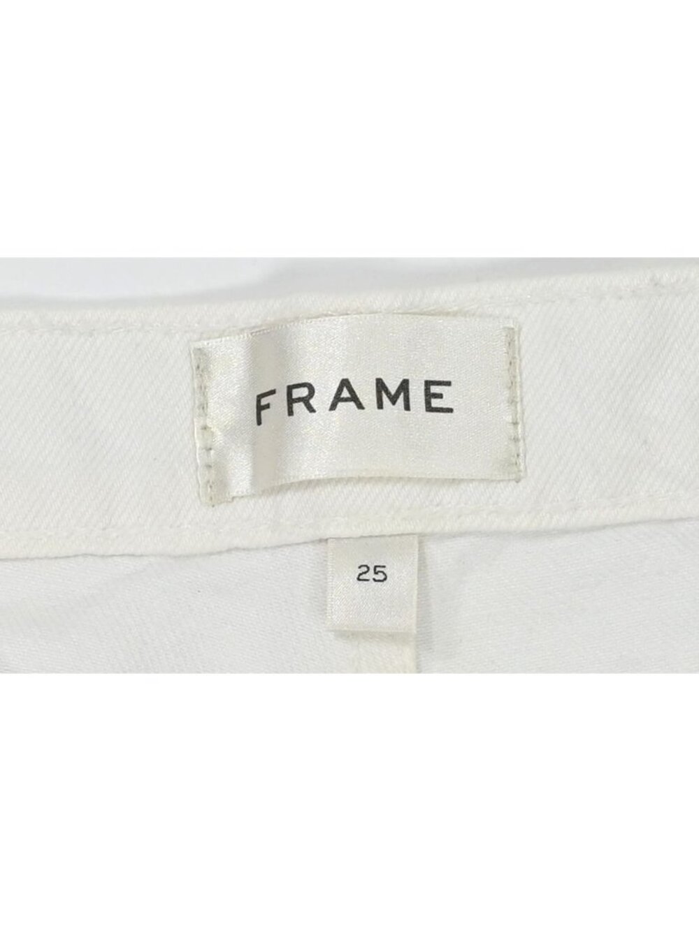 Frame The Easy Short In White - Picture 2 of 4